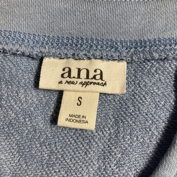 A.N.A Light Blue Puff Sleeve Lightweight Sweater Women's Small S Crew Neck EUC - Picture 7 of 8